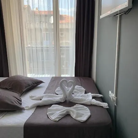 Bed & Breakfast Yali Royal *
