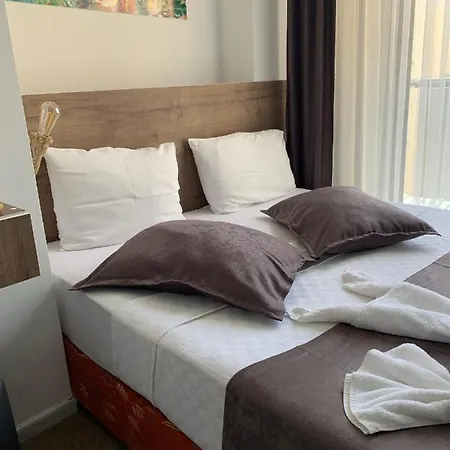 Yali Royal Bed & Breakfast