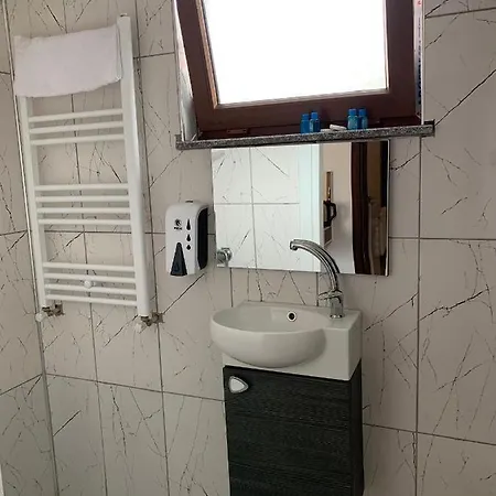 Bed & Breakfast Yali Royal