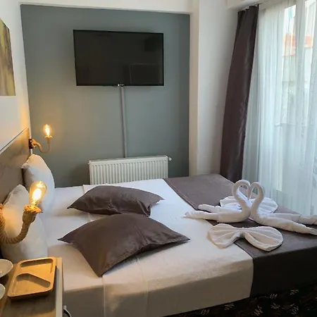 Yali Royal Bed & Breakfast
