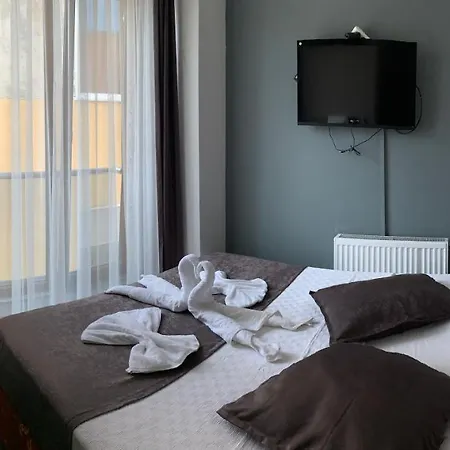 Yali Royal Bed & Breakfast